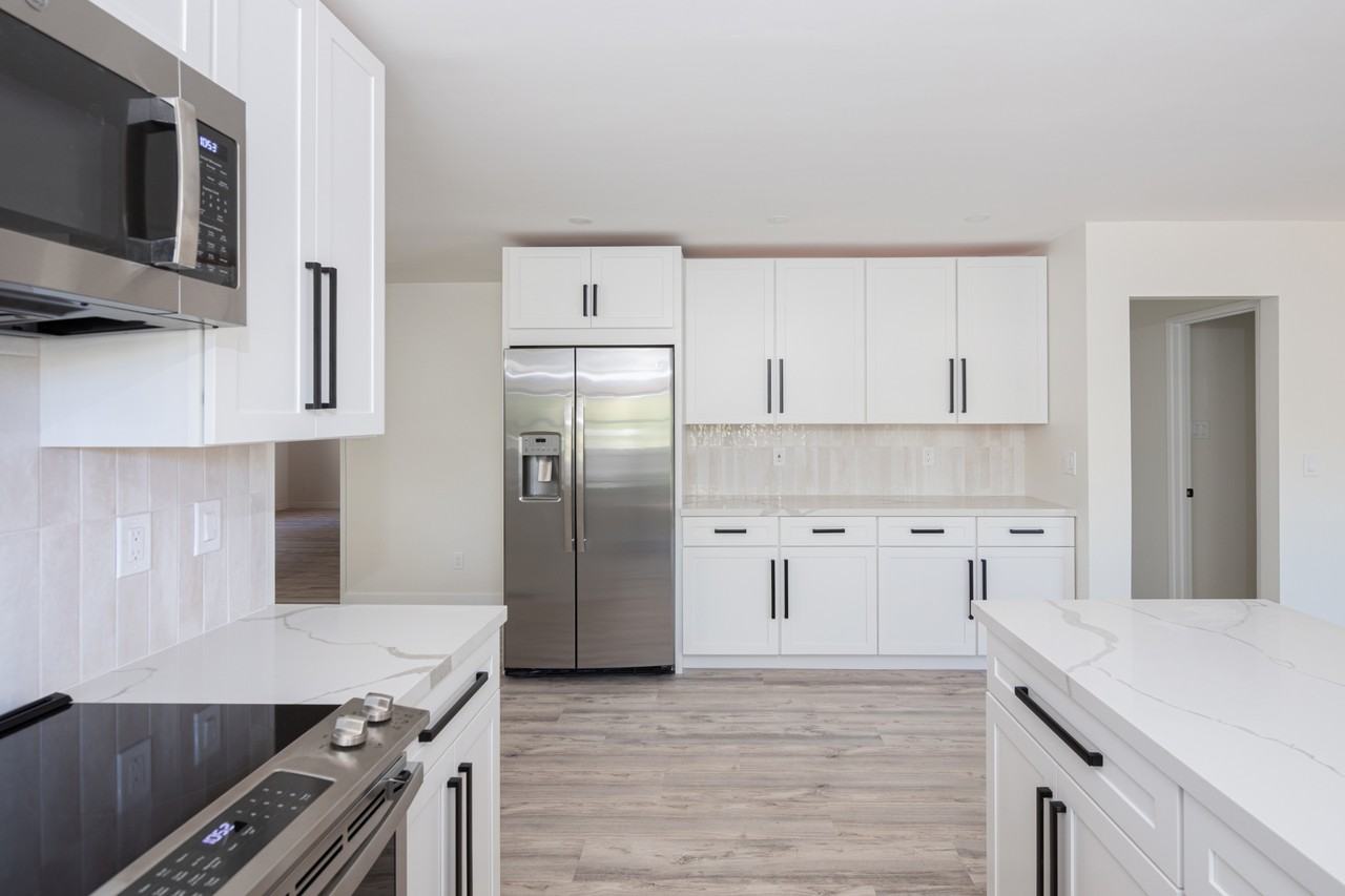 3658 Lawnwood Ct #1 - Photo 3 of 24