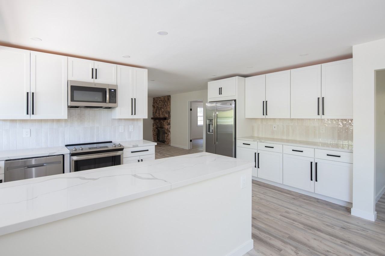 3658 Lawnwood Ct #1 - Photo 4 of 24