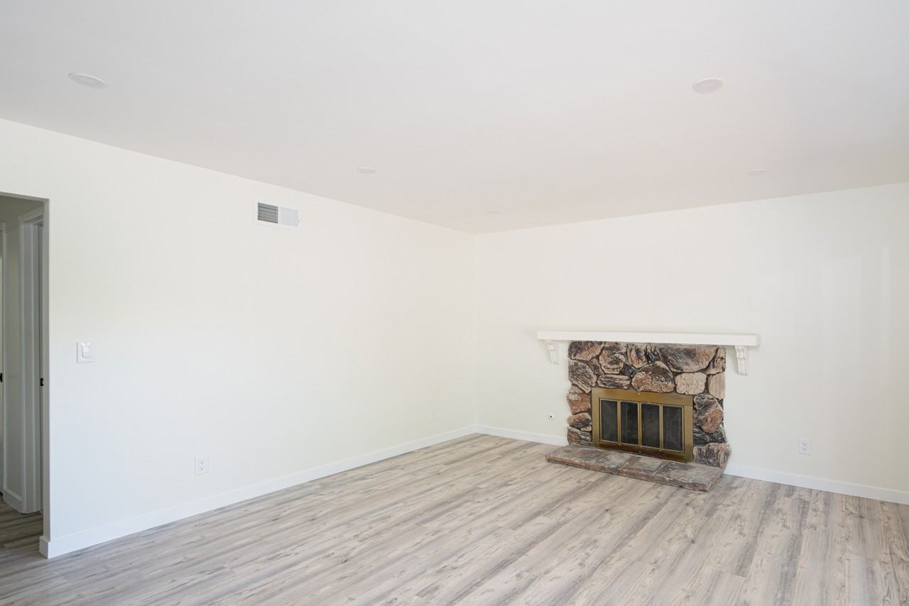 3658 Lawnwood Ct #1 - Photo 6 of 24