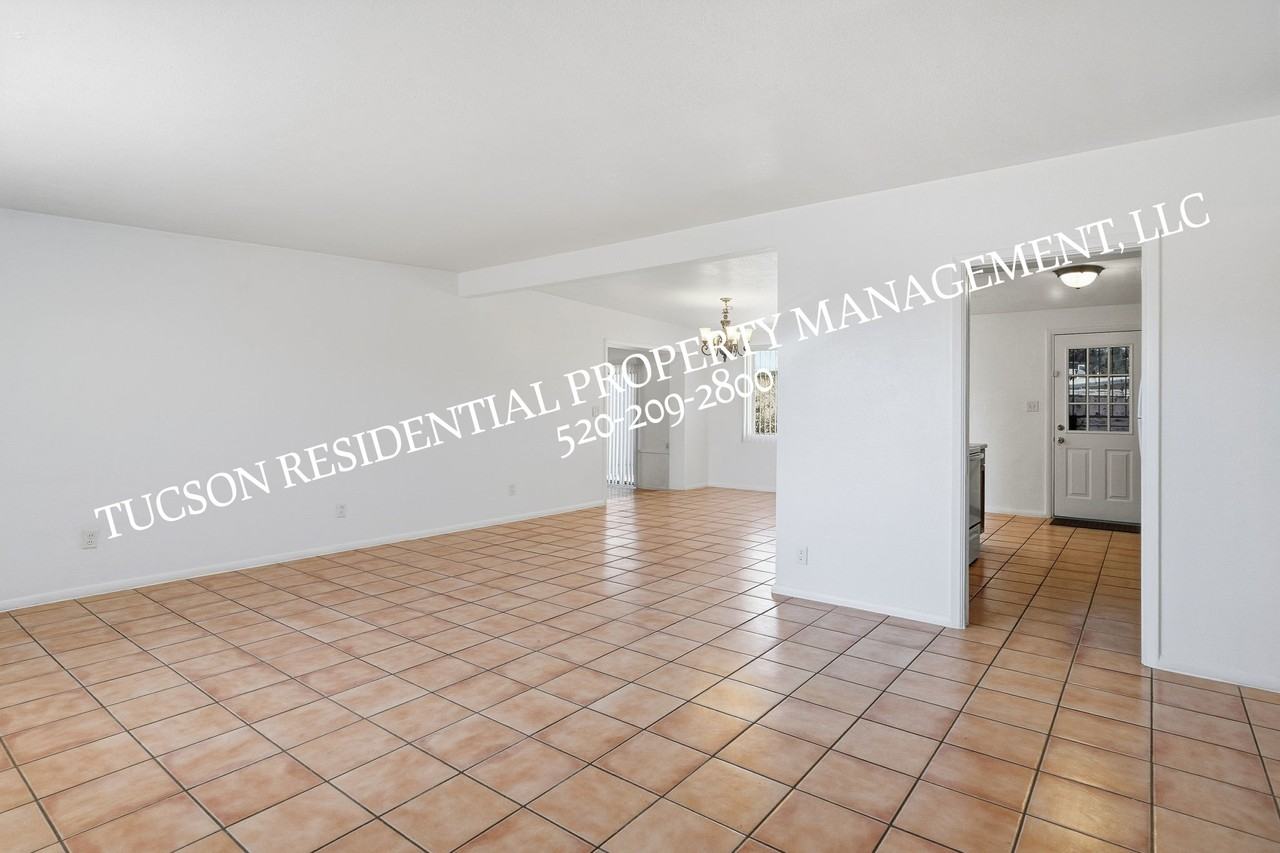 2402 S Calle Yucatan #1 - Photo 6 of 25