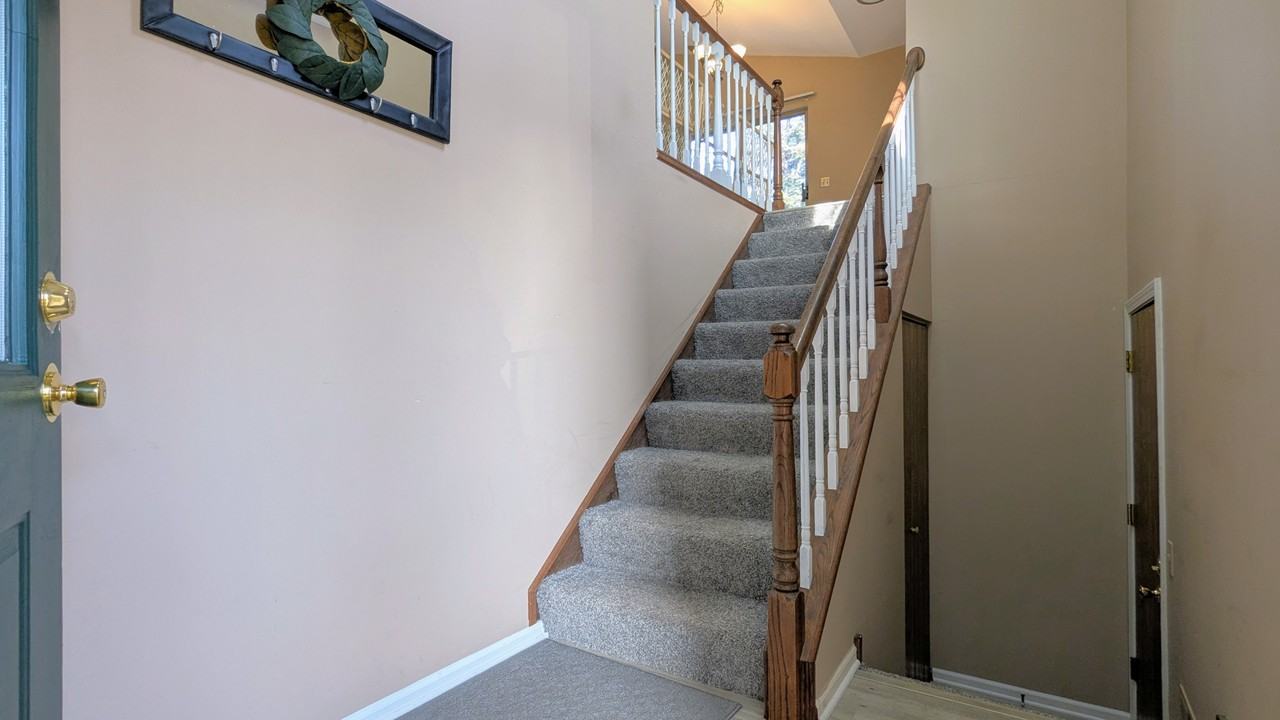 918 Ridgefield Ln #1 - Photo 3 of 12