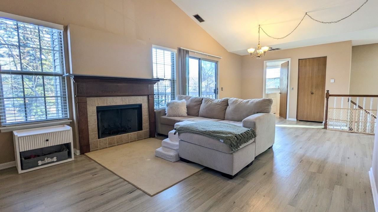 918 Ridgefield Ln #1 - Photo 4 of 12