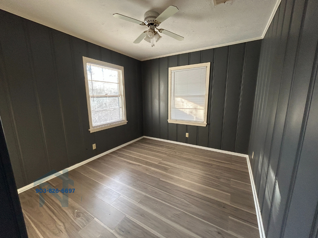 403 W 41st St #1 - Photo 4 of 13