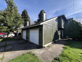 featured image of 1094 46th Pl Se #1098
