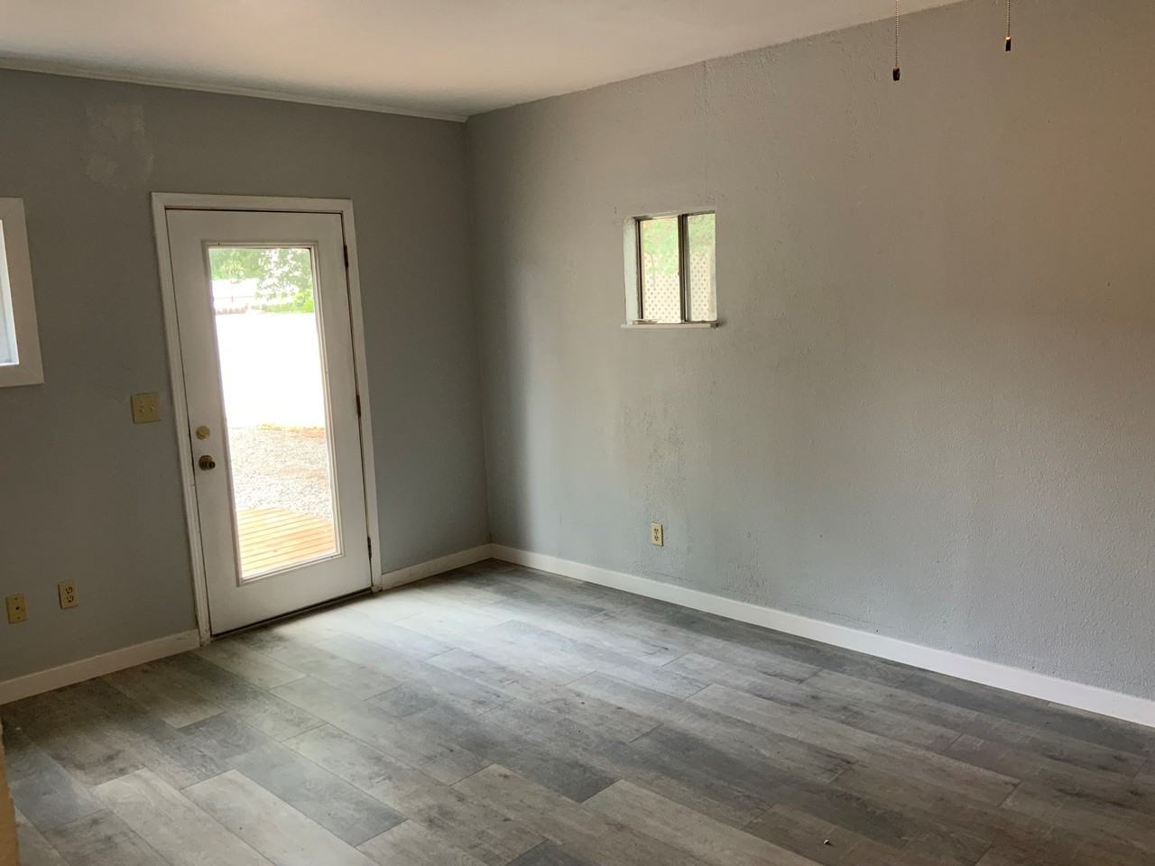 137 N Cherry St #1 - Photo 4 of 10