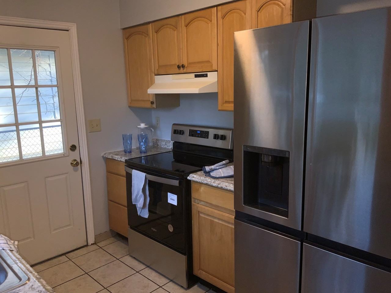 137 N Cherry St #1 - Photo 6 of 10