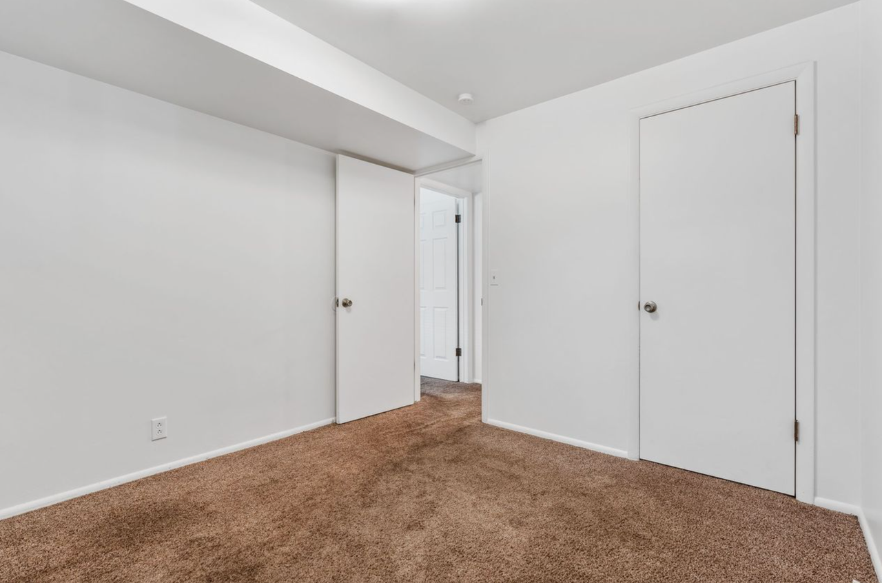 Roberta Street Apartments - Photo 6 of 41