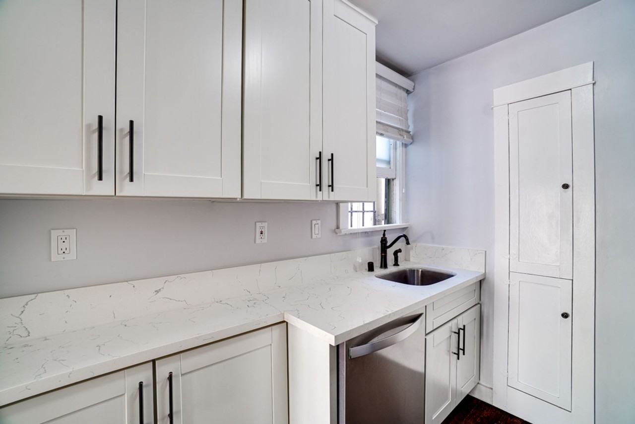 Torrey Arms Apartments - Photo 7 of 11