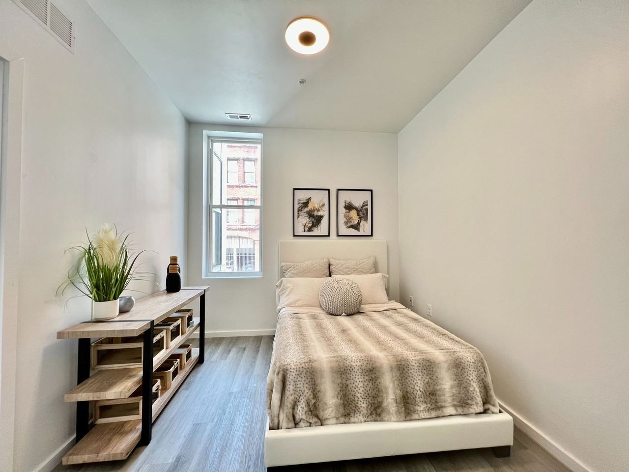 725 W Pratt St. - Photo 4 of 49