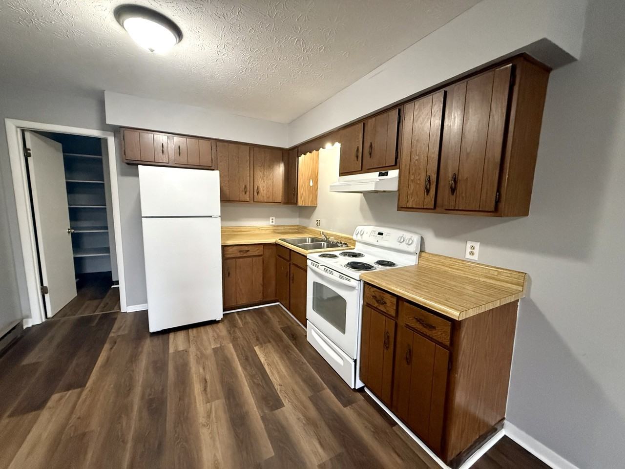 1155 Kentucky 3057 - B6 #B6 - Photo 2 of 12