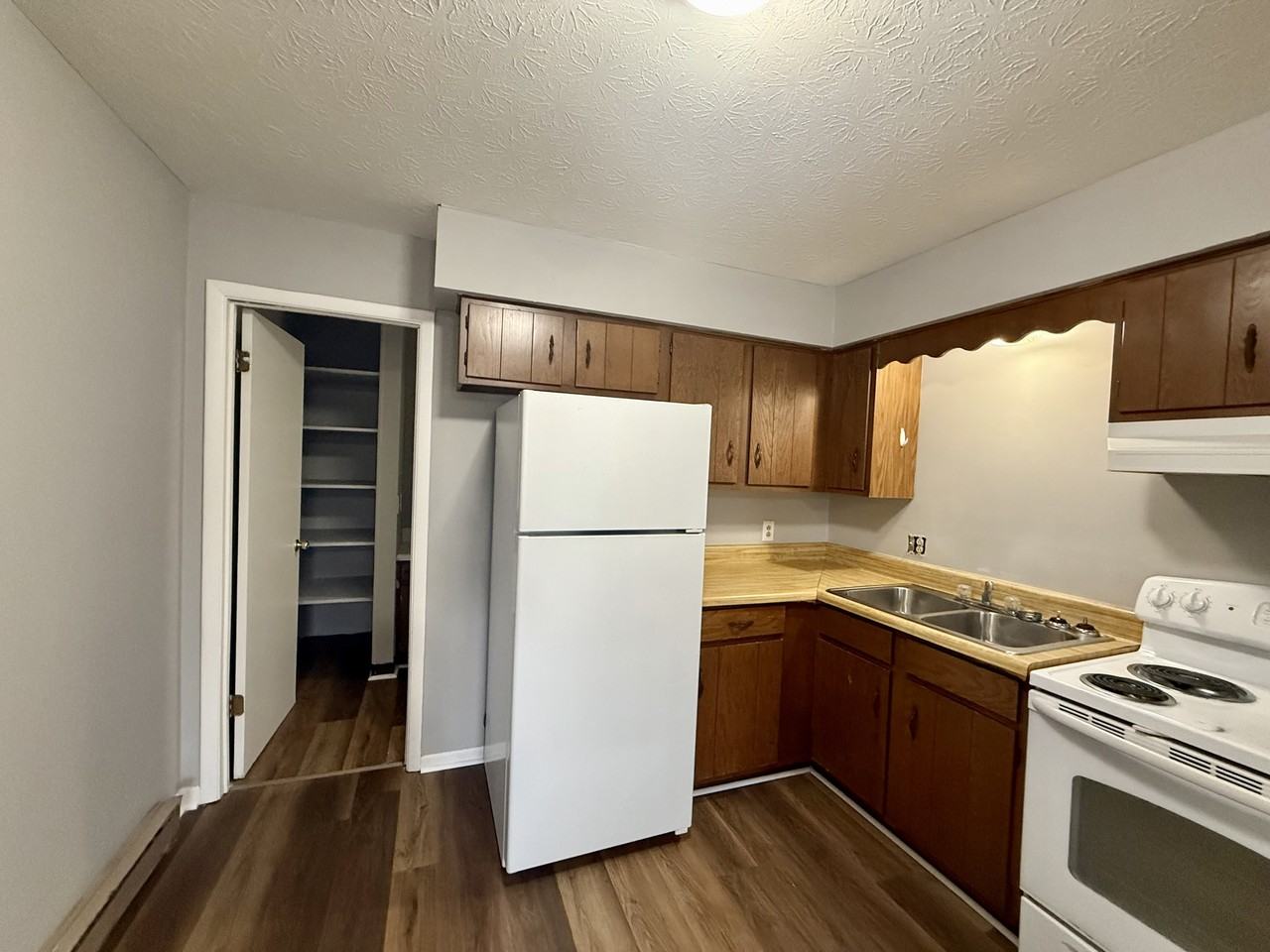 1155 Kentucky 3057 - B6 #B6 - Photo 3 of 12