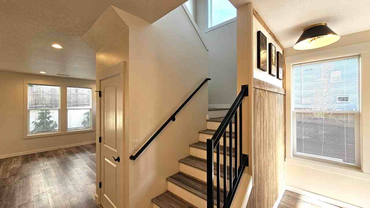 906 Nw 178th St #1 - Photo 5 of 28