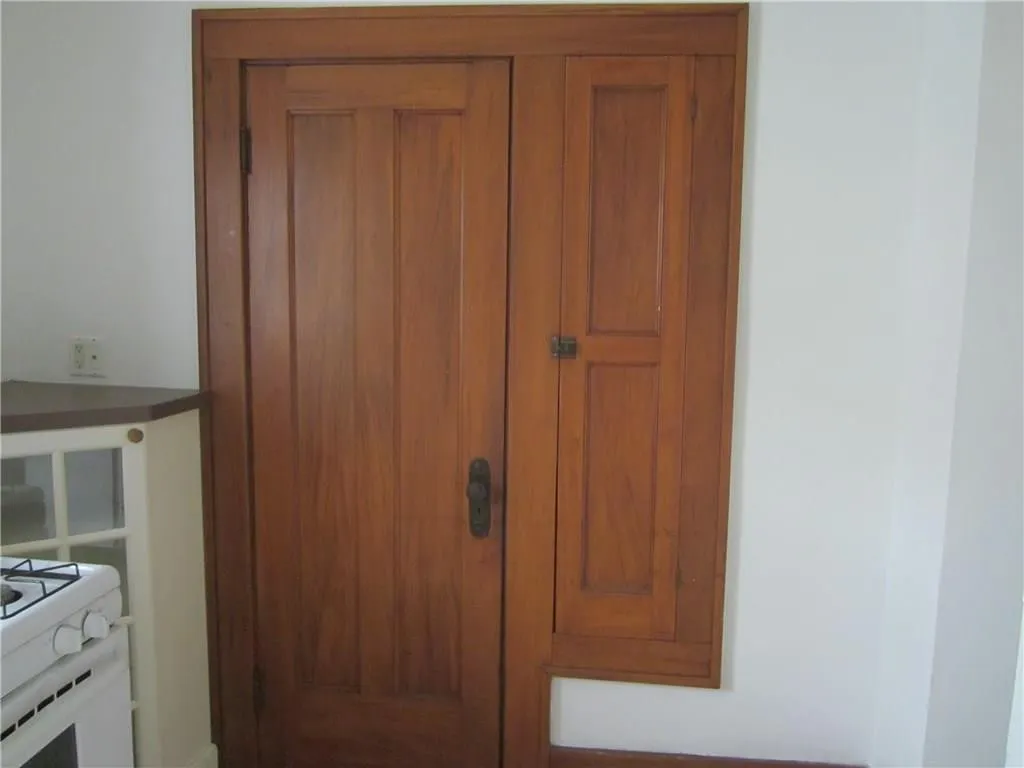 192 Congress Ave #1 - Photo 4 of 13