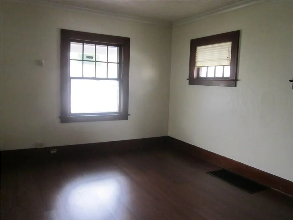 192 Congress Ave #1 - Photo 5 of 13