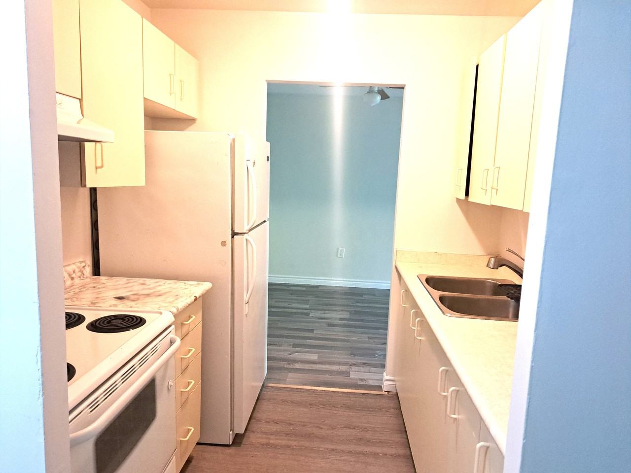 130 Park Ave E #408 - Photo 4 of 9