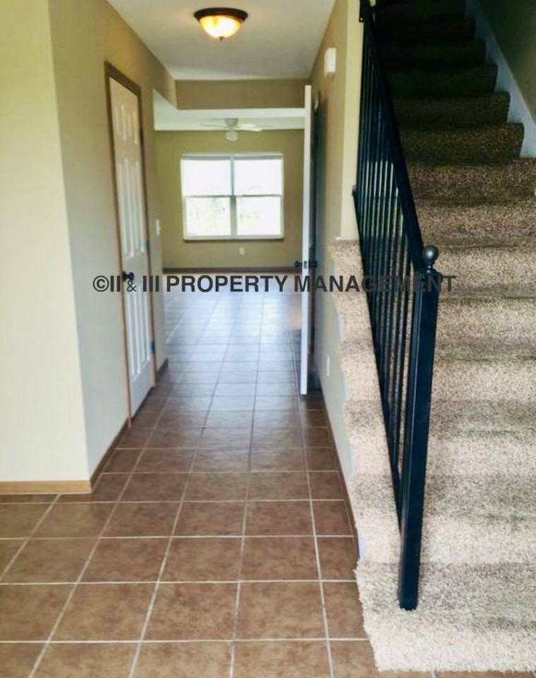 409 S Darrowby Dr #1 - Photo 2 of 17