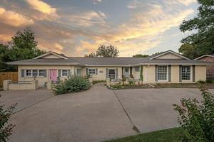 featured image of 2509 Wooded Acres Dr #1