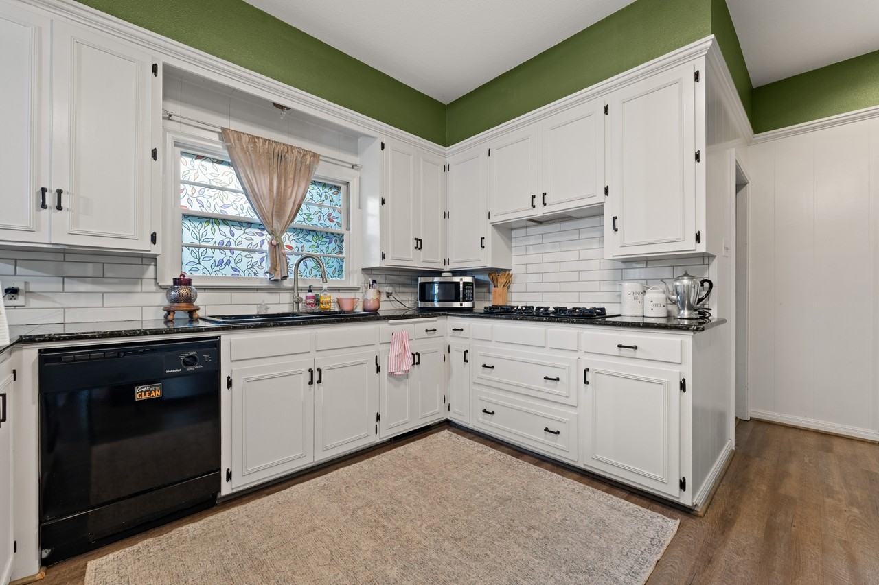 2509 Wooded Acres Dr #1 - Photo 4 of 10