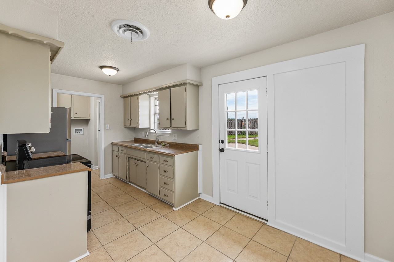 4699 Nw Ozmun Ave #1 - Photo 4 of 17