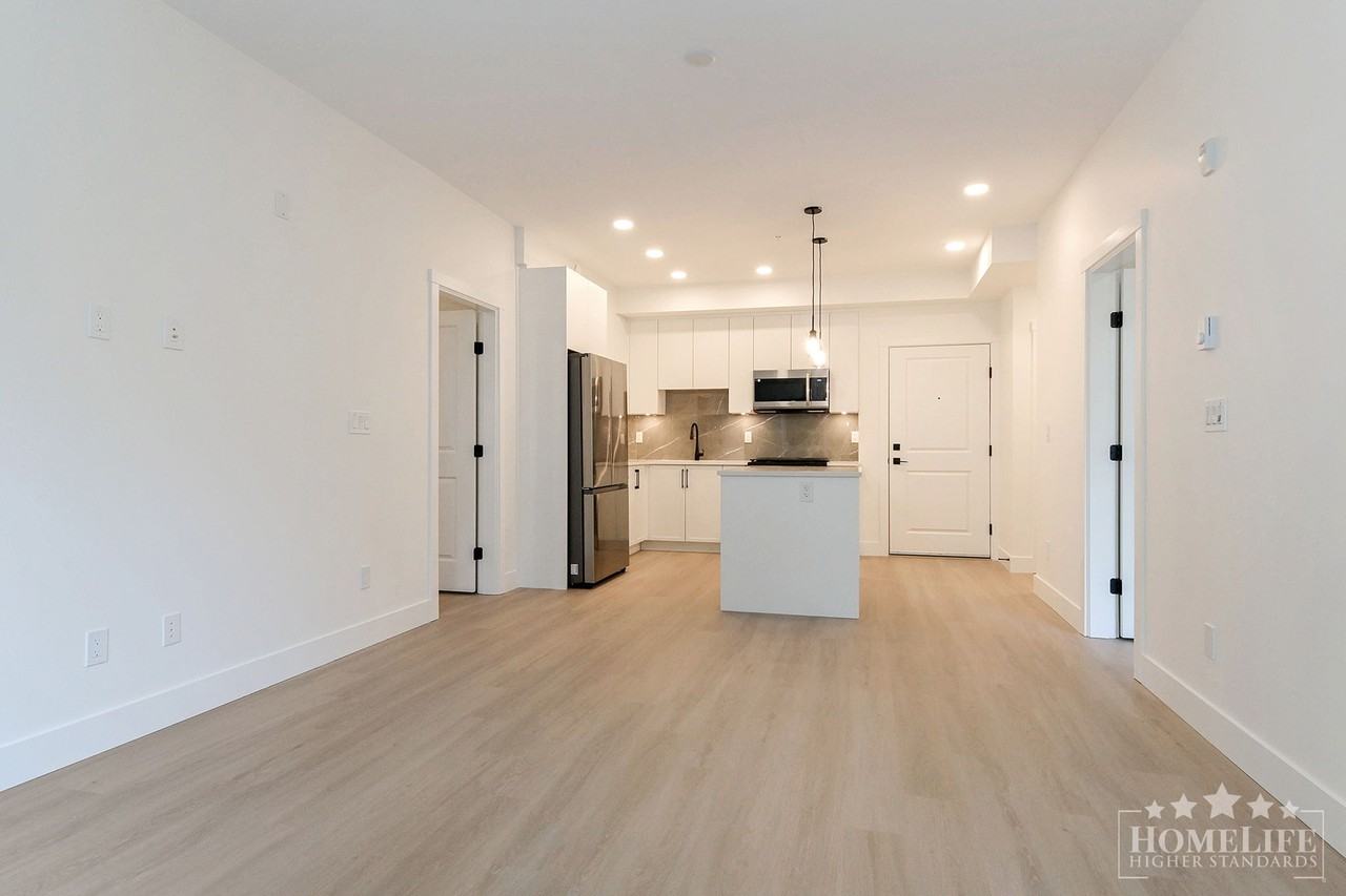 3480 146a Street - 410 - Eps8013 #410 - Photo 2 of 13