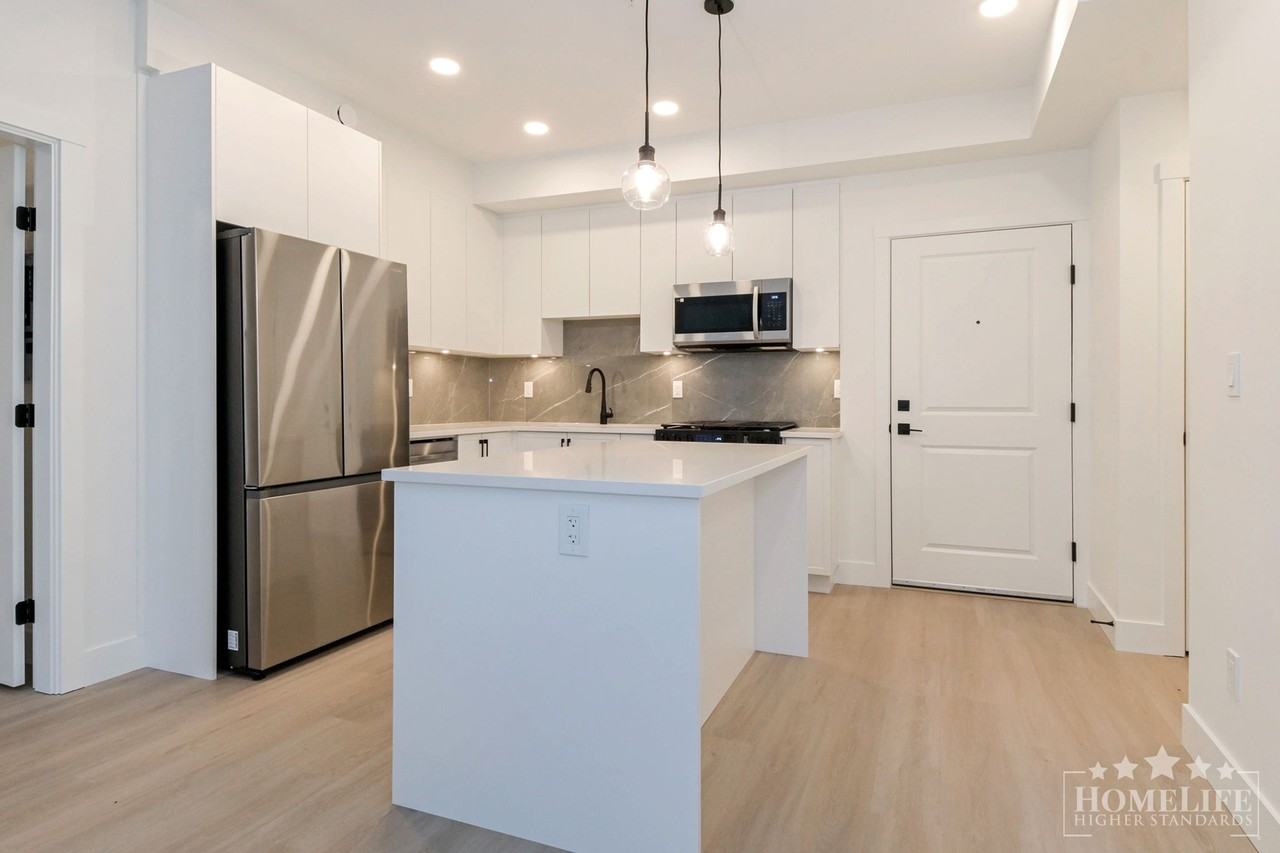 3480 146a Street - 410 - Eps8013 #410 - Photo 3 of 13