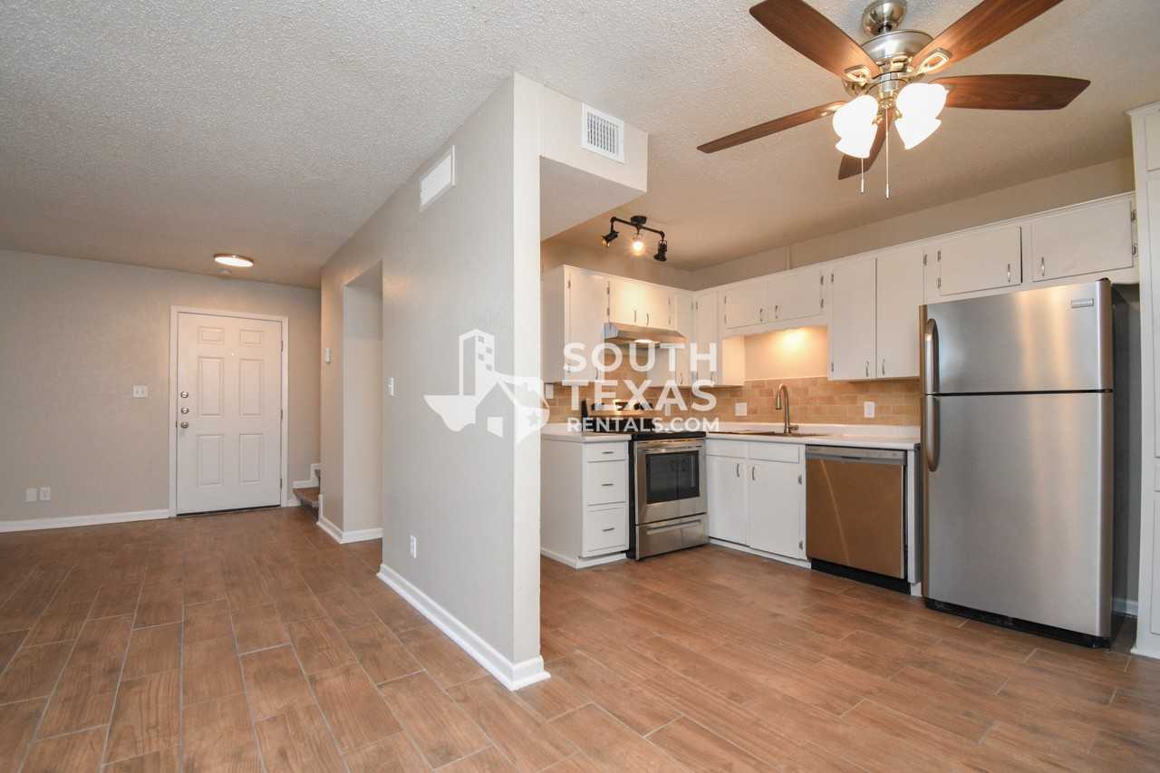 308 Westwood St #D - Photo 2 of 9