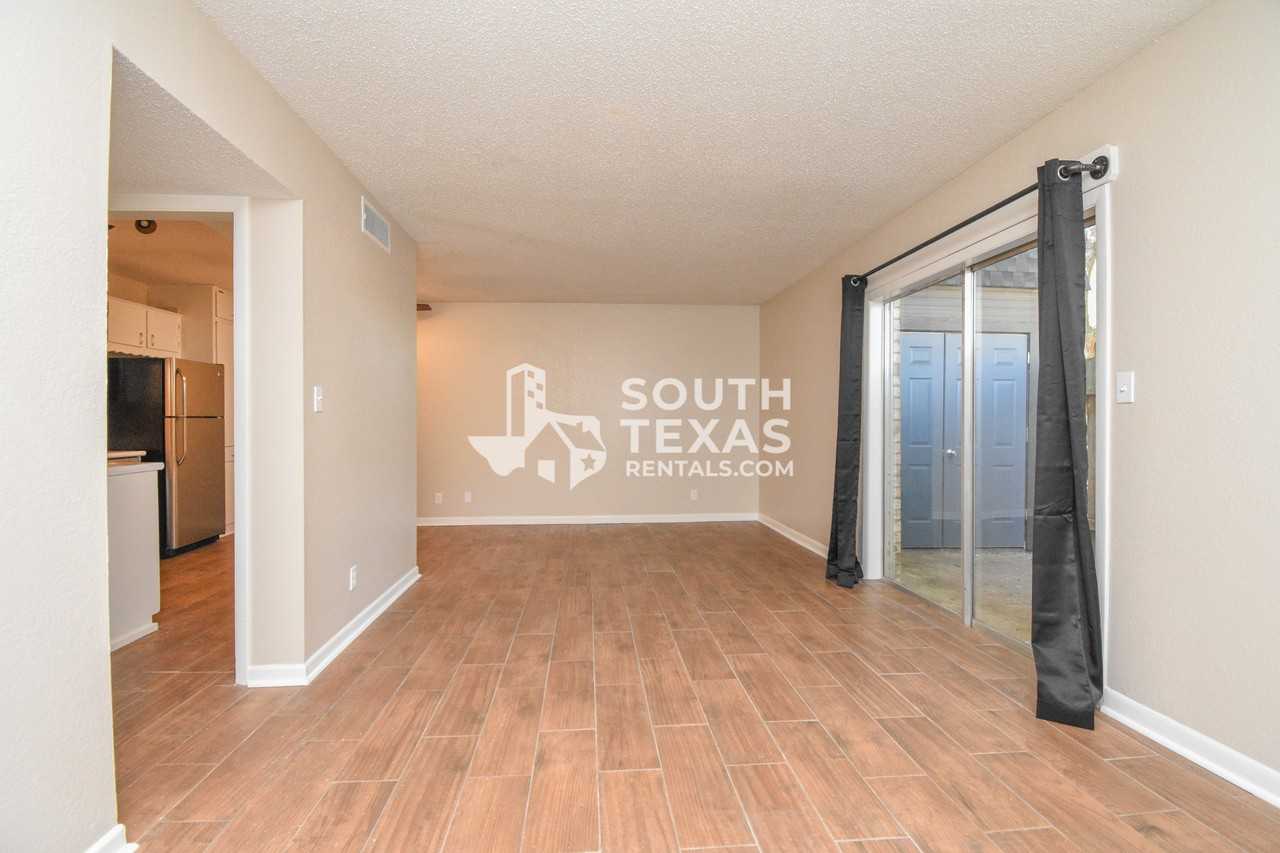 308 Westwood St #D - Photo 5 of 9