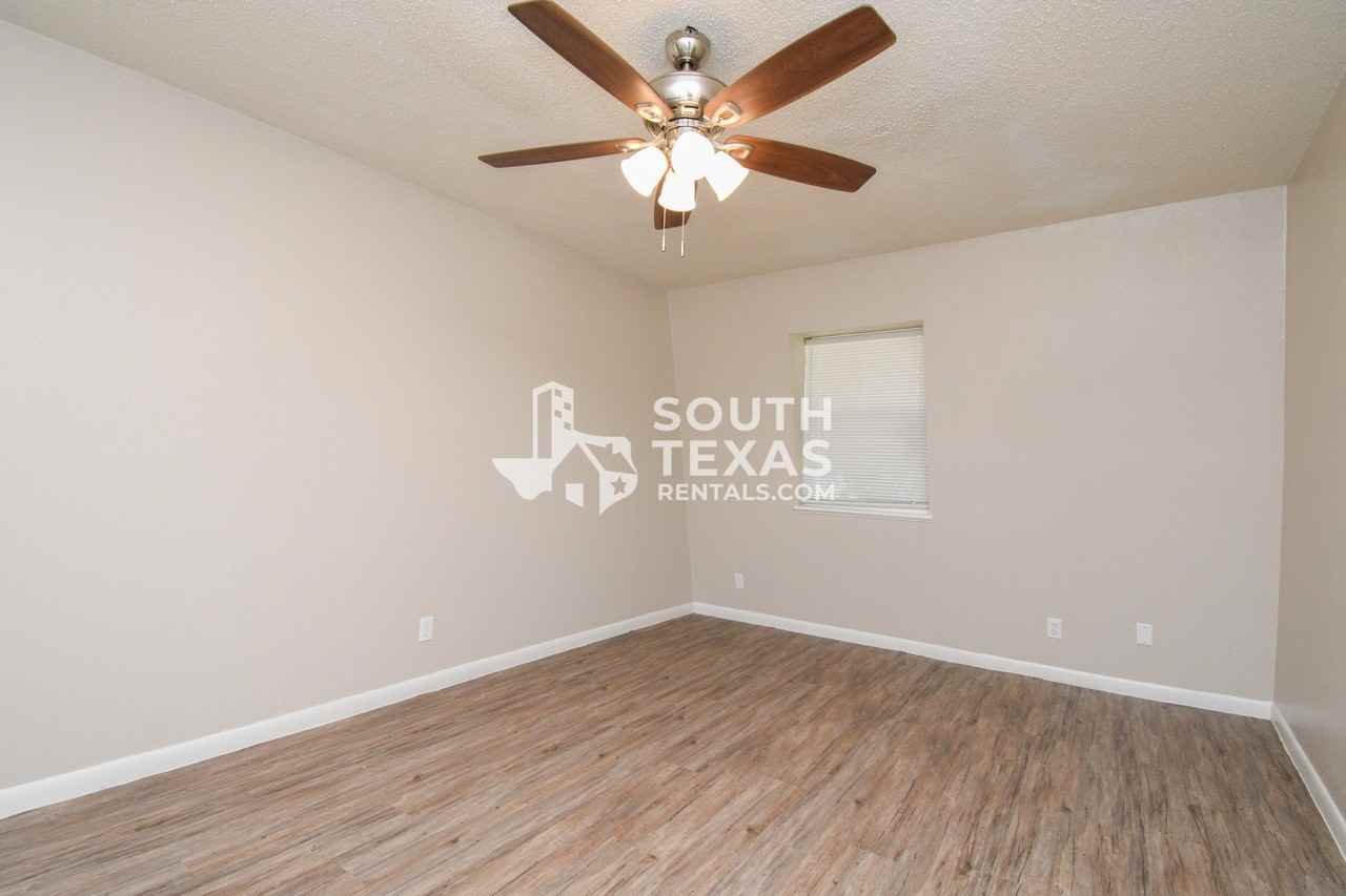 308 Westwood St #D - Photo 6 of 9