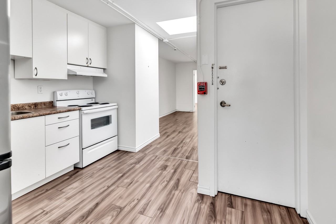 821 Bloor St W - Photo 7 of 11