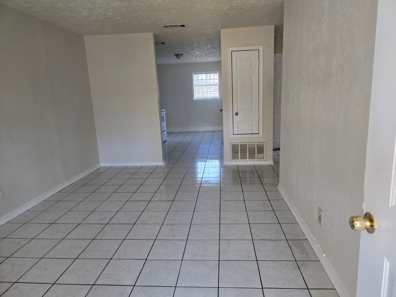 3380 Shady Oaks St #D - Photo 5 of 5