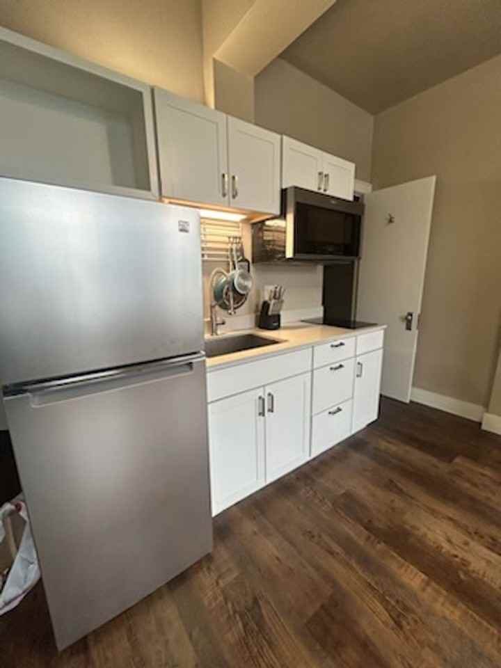 275 N Broadway - Photo 5 of 17