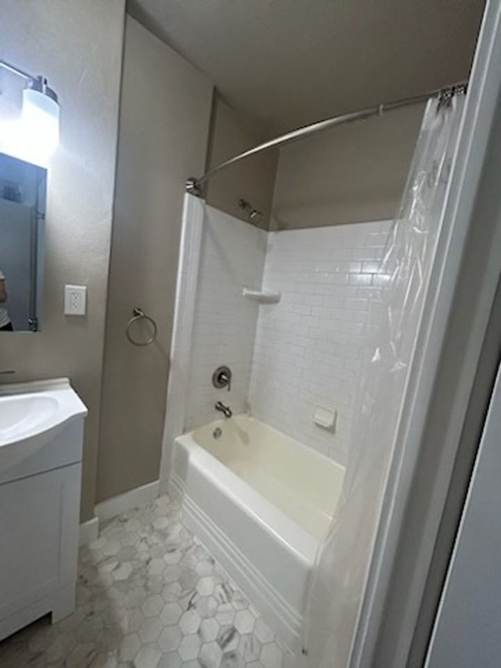 275 N Broadway - Photo 6 of 17