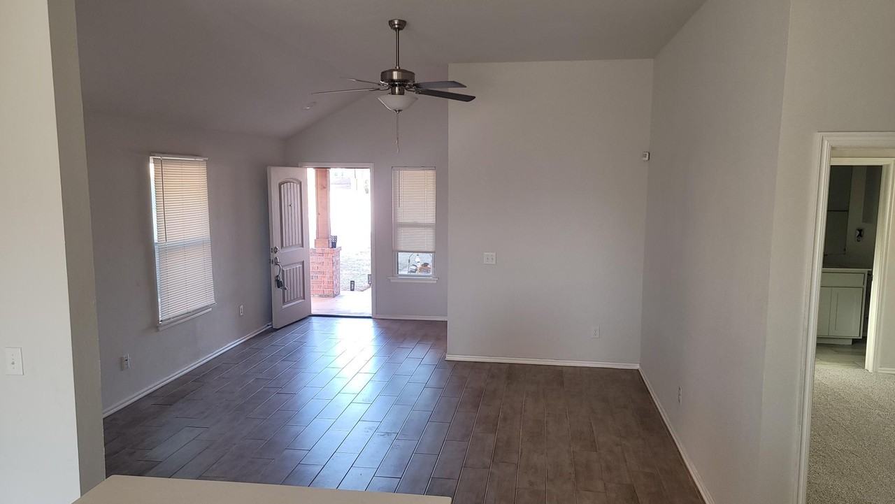 4617 Emerald Knoll Rd #1 - Photo 4 of 29