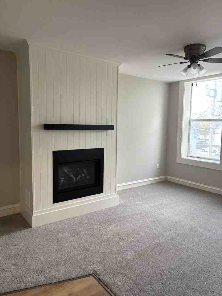 213 Main St N #2 - Photo 4 of 6