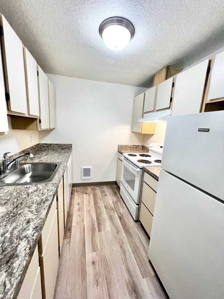 Willow Creek Apartments - Photo 3 of 23