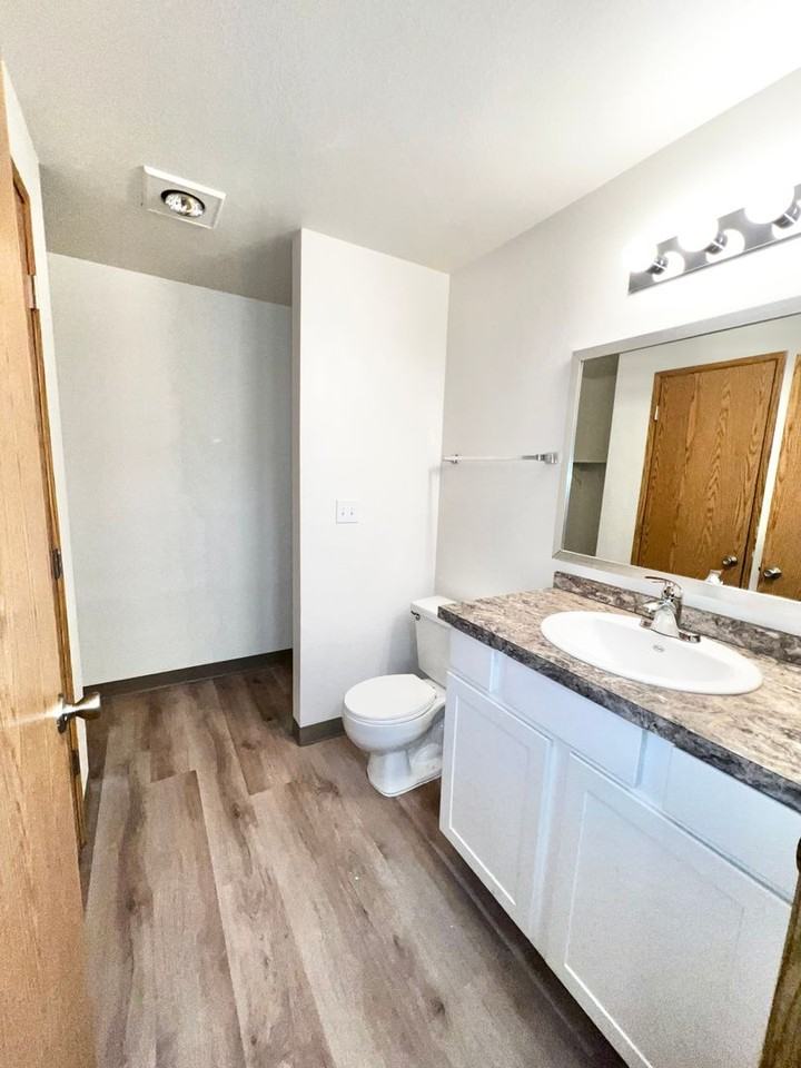 Willow Creek Apartments - Photo 6 of 23