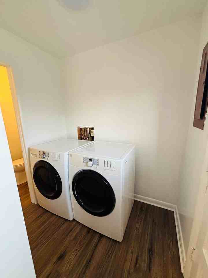 2 Bedroom, 1.5 Bath Apartments - Photo 7 of 13