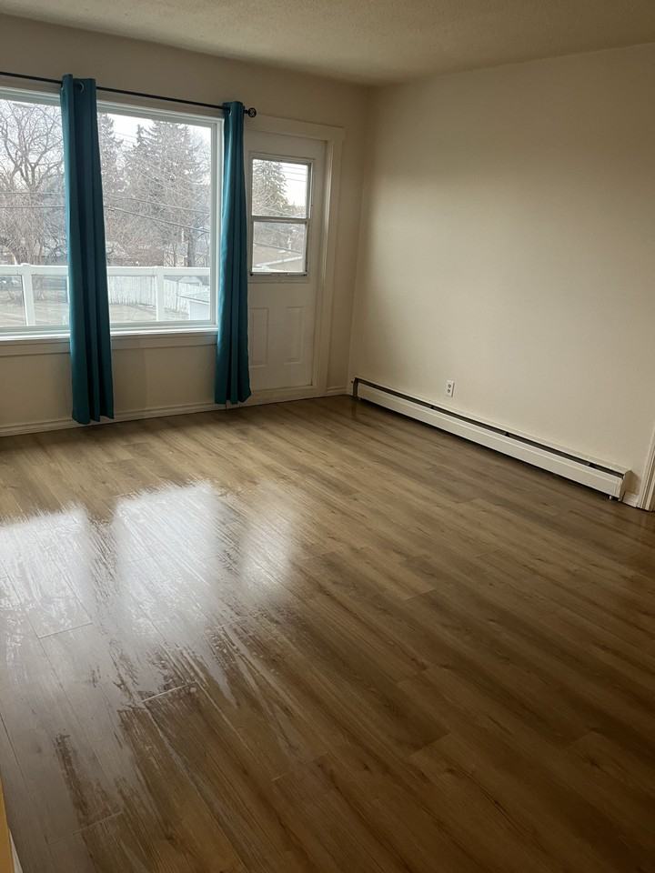 6125 98 Avenue Northwest - Photo 6 of 10