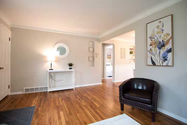 7046 Greenleaf Ave #1 - Photo 6 of 20
