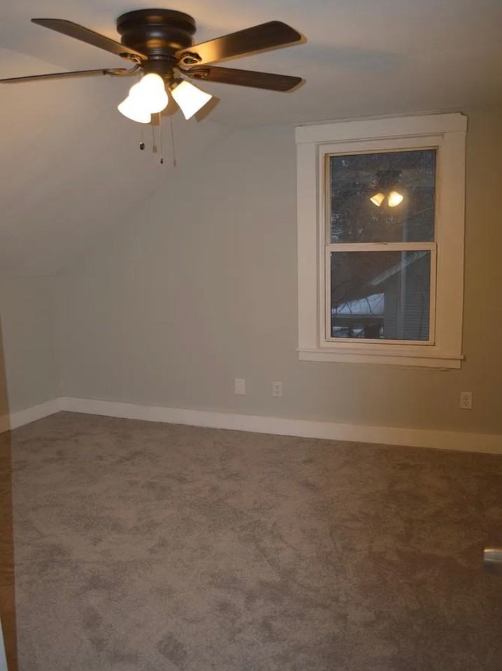 4 1st St #B - Photo 6 of 7