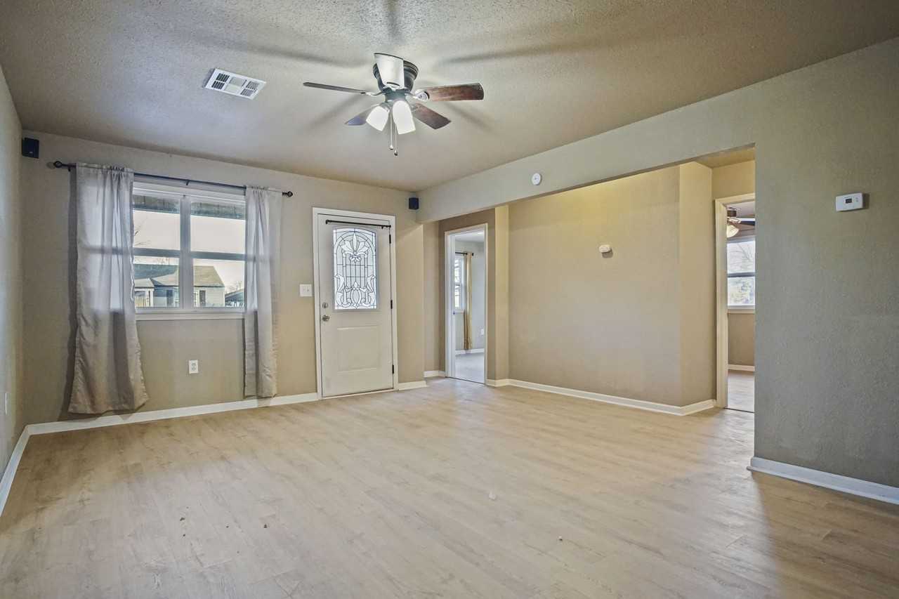 704 Nw 95th St #1 - Photo 2 of 14