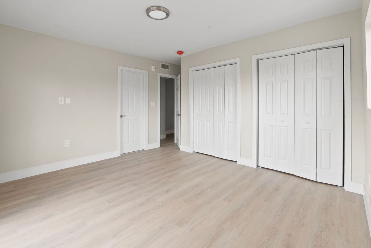 Waterside Apartments - Photo 6 of 24