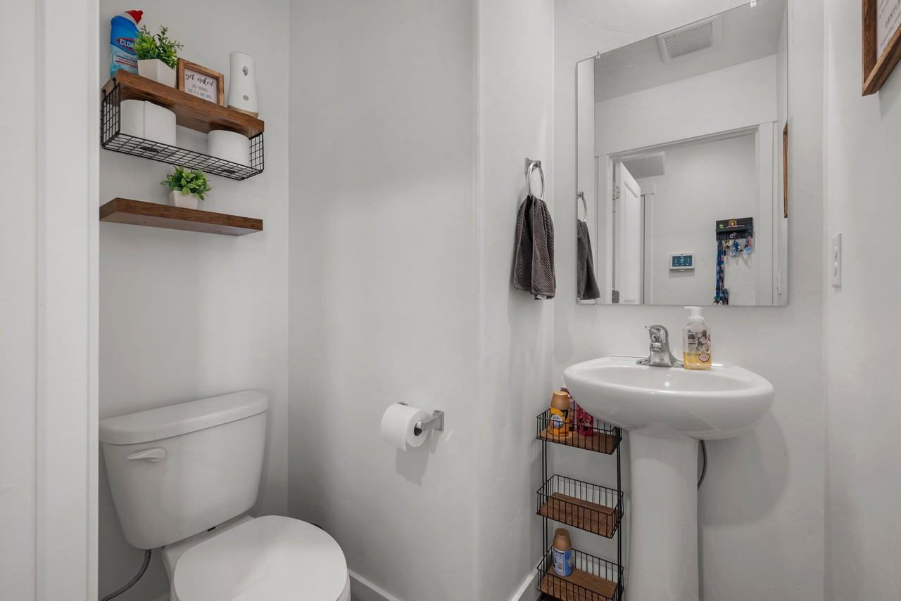 988 W Broadleaf Dr #988 - Photo 4 of 16