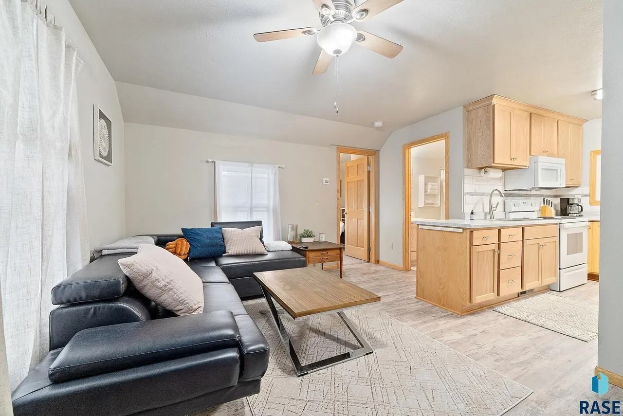 2517 S Duluth Ave #2517 - Photo 6 of 21