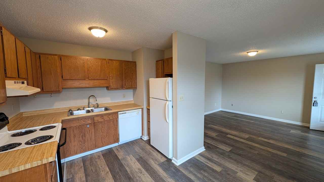 382 Britton Ave #2 - Photo 7 of 9