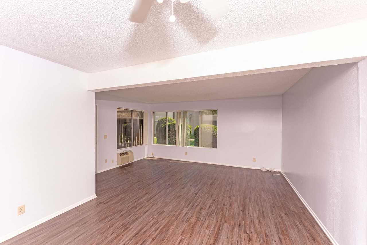 2030Dere - Photo 5 of 50