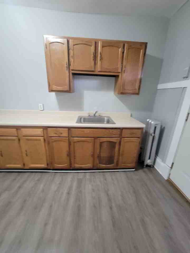 16-20 Sumner Avenue - Photo 4 of 13