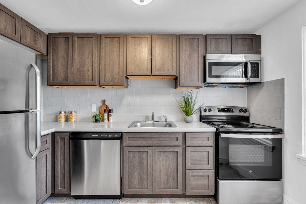 Maple Court Apartments - Photo 2 of 50