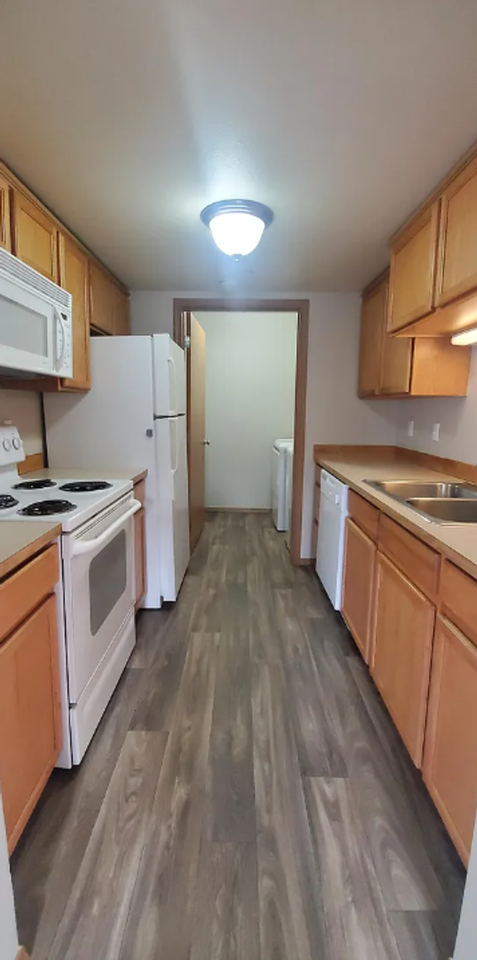 Meridian Terrace Apartments - Photo 6 of 23