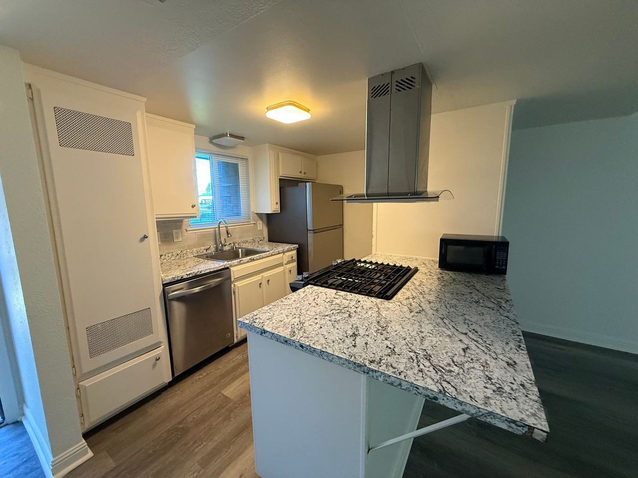 5612 Hillsdale Blvd #A - Photo 4 of 19